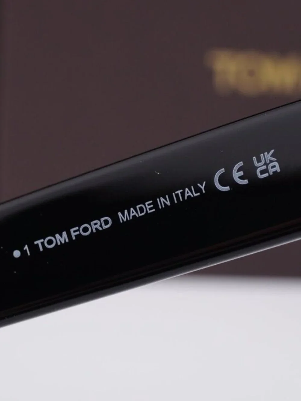 Tom Ford model ft1062